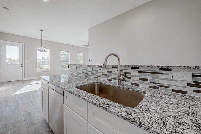 Building Photo - 3639 Needville Ave