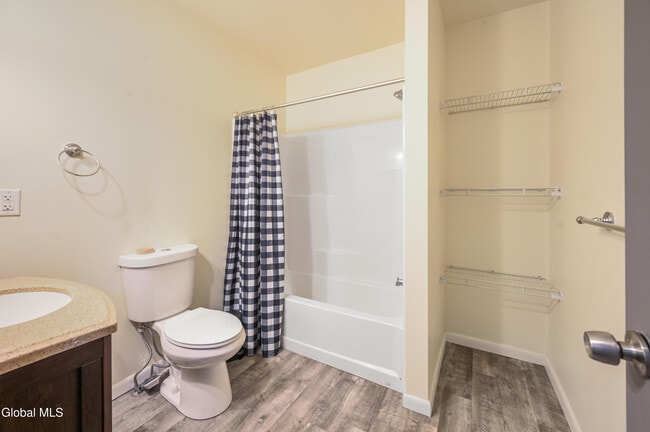 Building Photo - 281 Main St