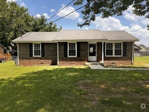 Building Photo - Sweet 3 bedroom single family home with a ...