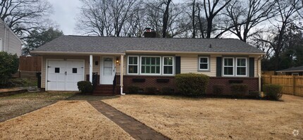 Building Photo - Adorable Cottage in Sherwood Forest Subdiv...