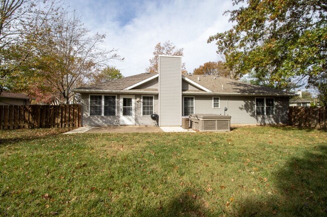 Building Photo - Great Single Family Home in the Highlands!