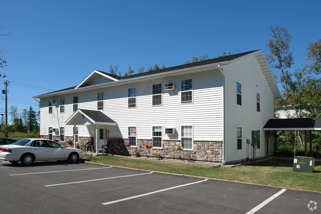 Building Photo - Maple Glen Estates
