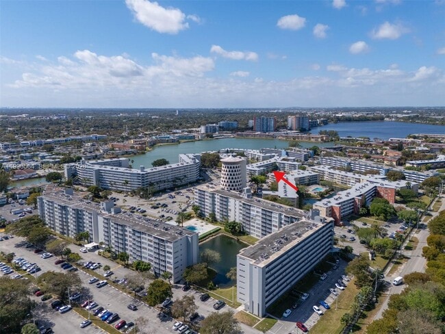 Building Photo - 1680 NE 191st St