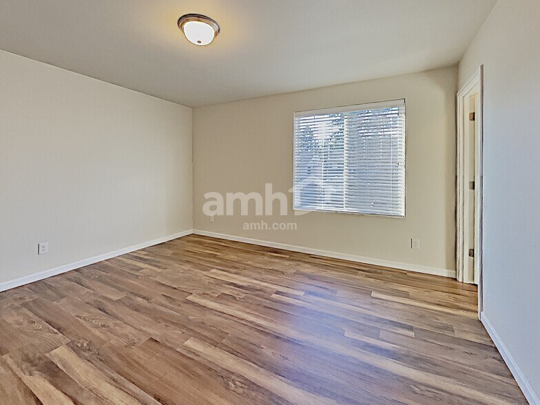 Building Photo - 14017 67th Ave E