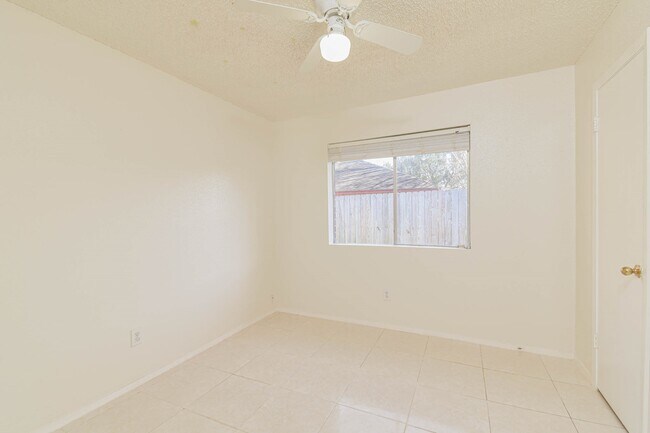 Building Photo - 10927 Spanish Grant Dr