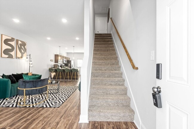 Building Photo - Modern Comforts in Clarksville – Stylish 2BR, 2.5BA Home Near Downtown