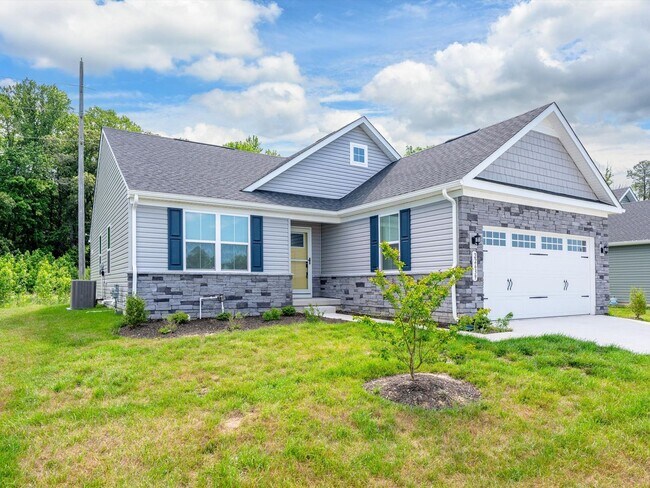 Building Photo - BeachTree Preserve Beauty | Finished Basement, Pool Access & Lawn Care Included