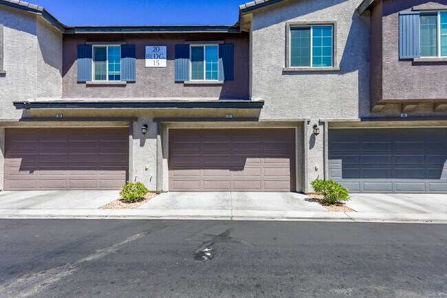 Building Photo - 3 Bed Townhome At Las Vegas Blv and St. Rose Pkwy