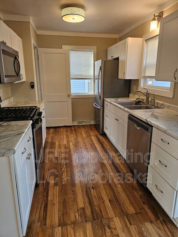 Building Photo - 1618 S 50th St