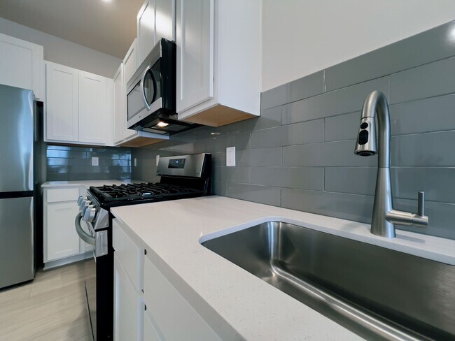 Building Photo - 1836 Autumn Mist