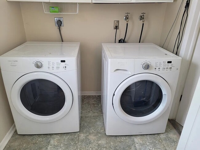 Building Photo - 6181 W Alder Ave