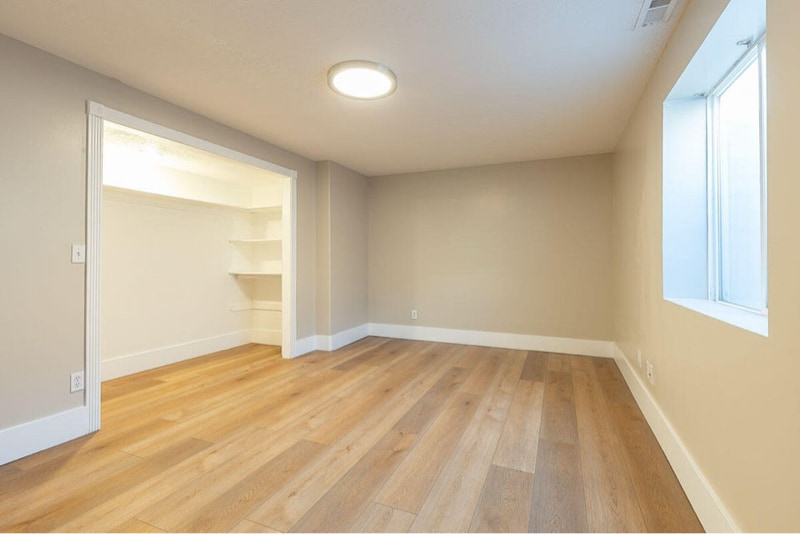 Building Photo - 265 S 900 W