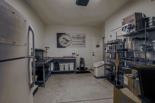 Building Photo - Newer Build House for Rent, Available Sept...