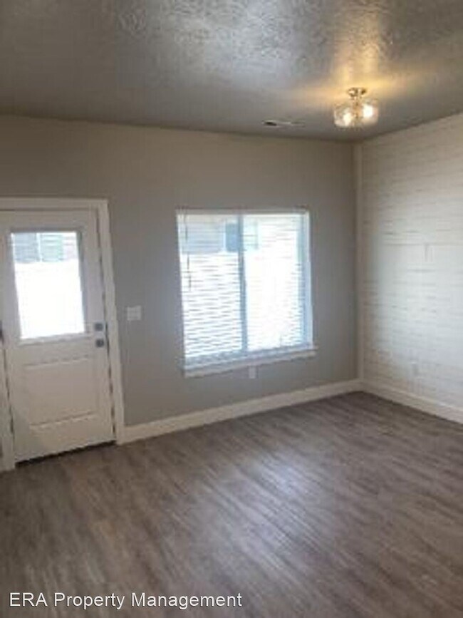 Building Photo - 3 br, 2.5 bath House - 3037 N 175 E