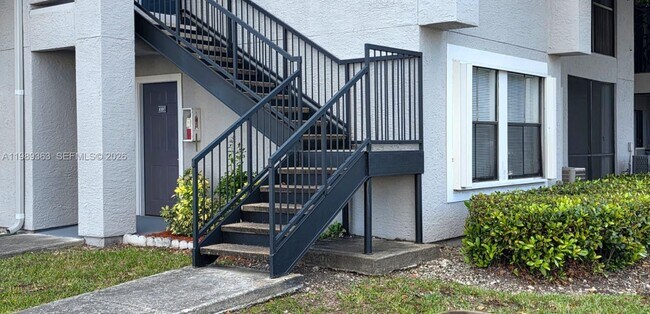 Building Photo - 15051 SW 103rd Ln