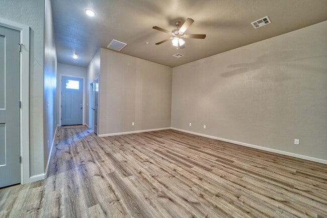 Building Photo - 1530 S 7th St