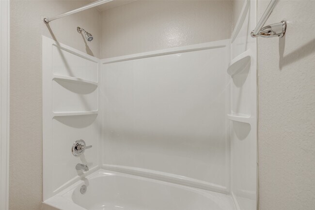 Building Photo - 211 Pk Pl Cir