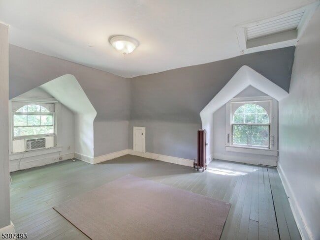 Building Photo - 449 Grove St