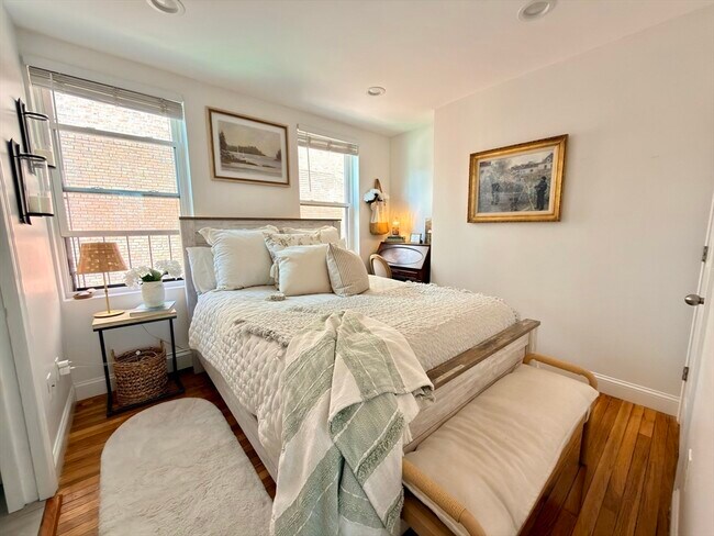 Building Photo - 62 Melrose St