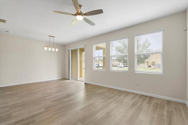 Building Photo - 9819 Red Eagle Dr