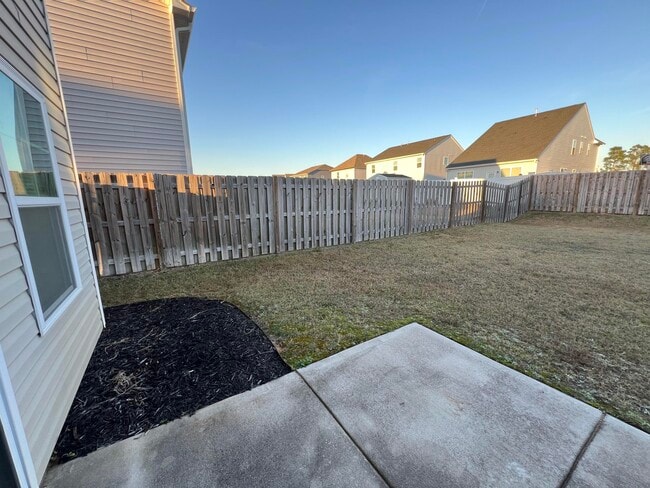 Building Photo - 4044 Thimbleberry Dr