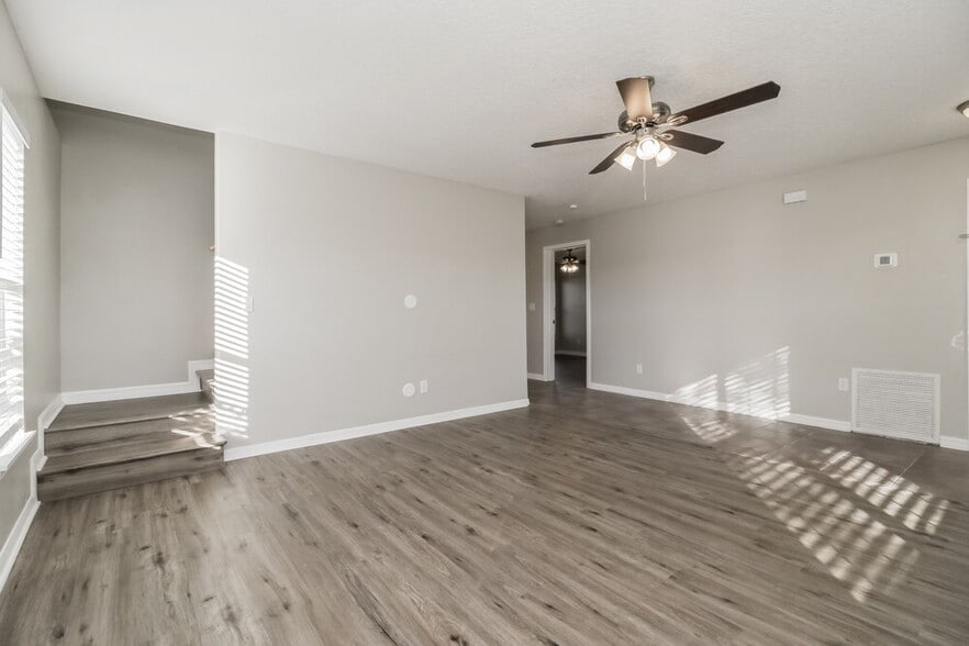 Building Photo - 20411 Marlin St