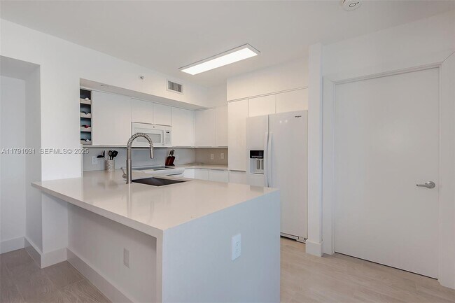 Building Photo - 90 Alton Rd