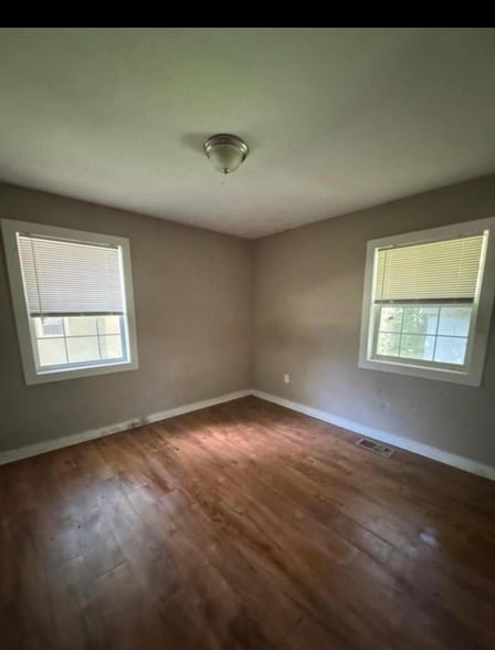 Building Photo - 3141 Oak Forest Dr