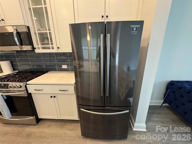 Building Photo - 335 Ladybird Ln