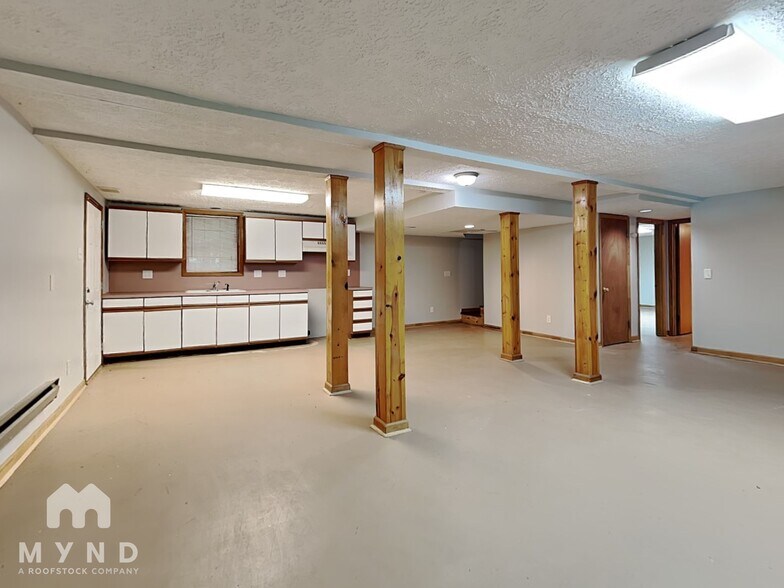 Building Photo - 35 Paris Ct