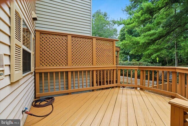 Building Photo - 5834 Waterdale Ct