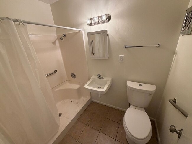 Building Photo - 311 E McElhany Ave