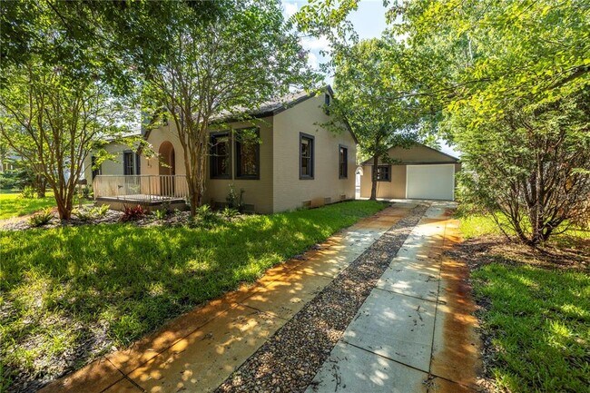 Building Photo - 6421 6th Ave N