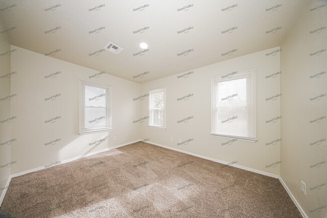 Building Photo - 3236 SW 37th St