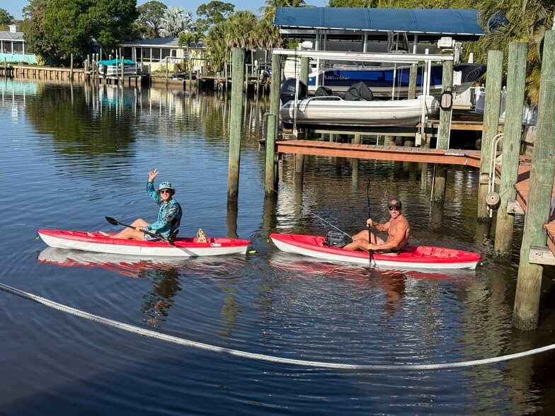 Building Photo - 730 SW Salerno Rd