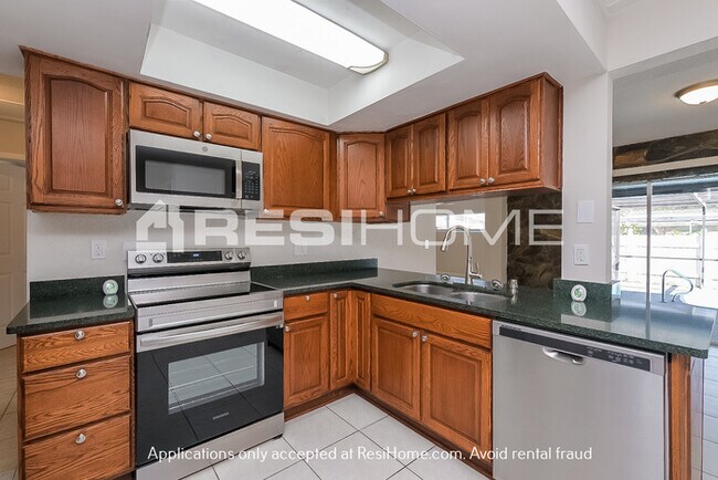 Building Photo - HOME FOR RENT!!