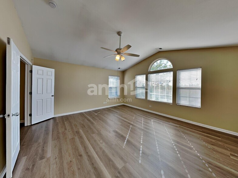 Building Photo - 1851 Candlelight Cir