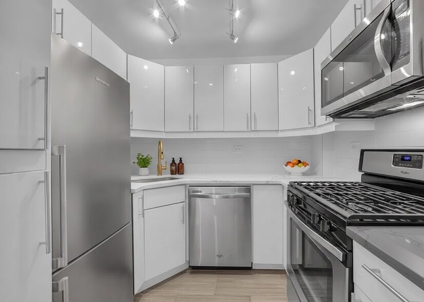 Building Photo - 1551 2nd Ave