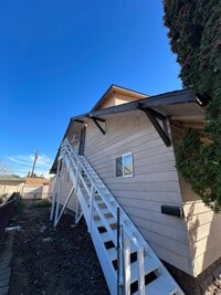 Building Photo - y80916