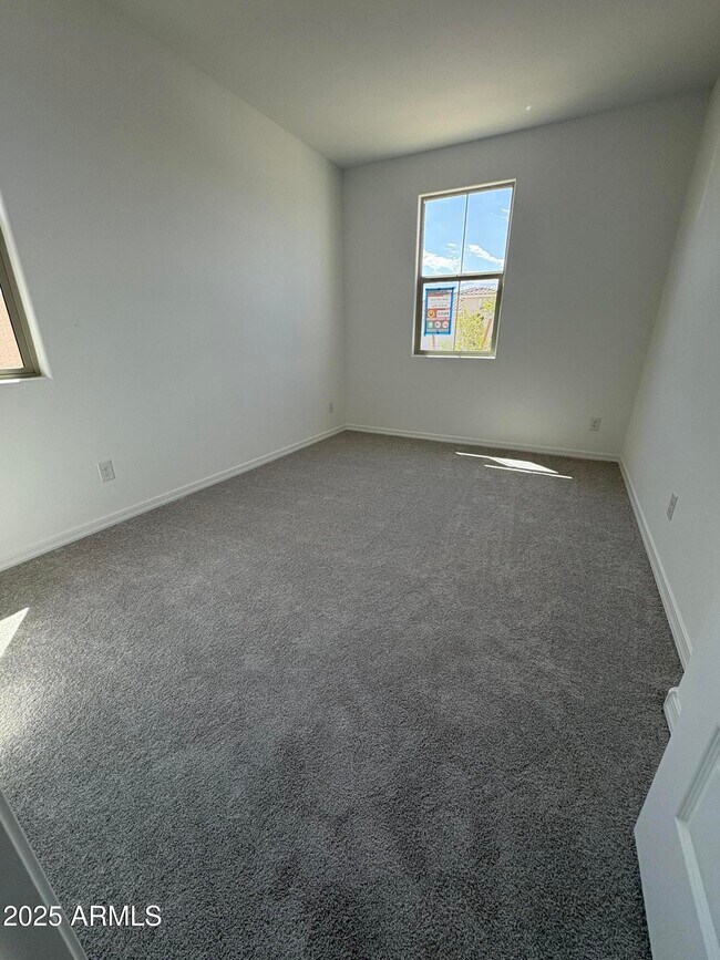 Building Photo - 25267 N 172nd Ln