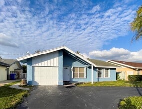 Building Photo - 7429 SW 14th Ct