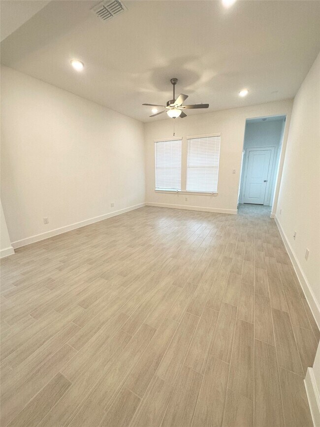 Building Photo - 18419 Palmetto Vw Dr