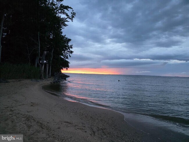 Building Photo - 2492 N Independence Dr