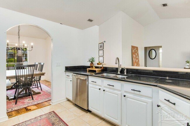 Building Photo - 5217 Choctaw Ave