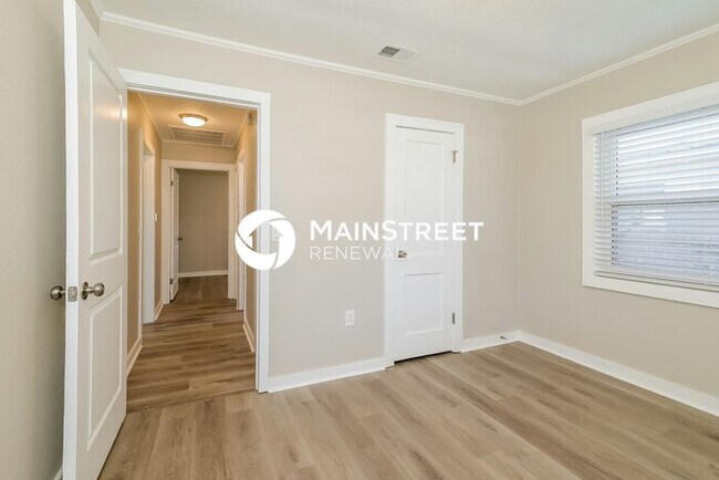 Building Photo - 4 Bedroom Pet-Friendly Home in WINTER HAVE...