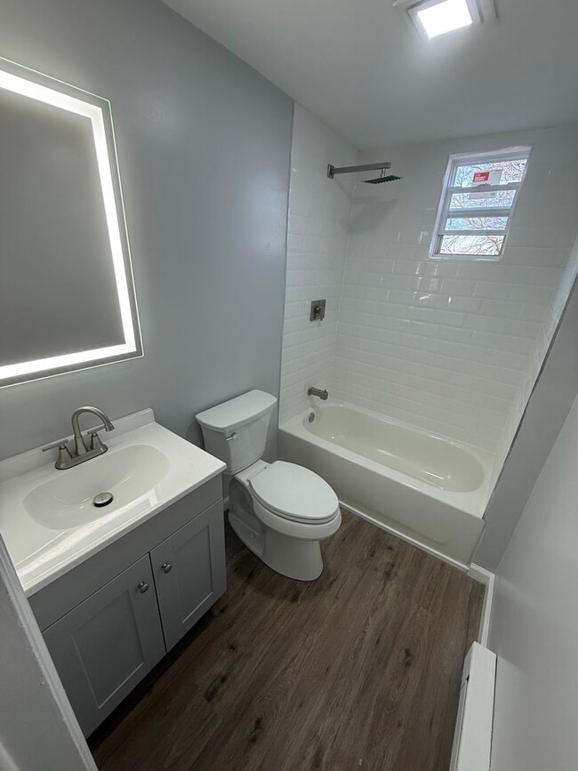 Building Photo - Move-In Ready 2 Bedroom with Stove, Microwave  Refrigerator