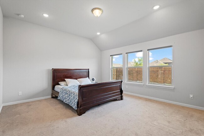 Building Photo - 3004 Campbell Dr