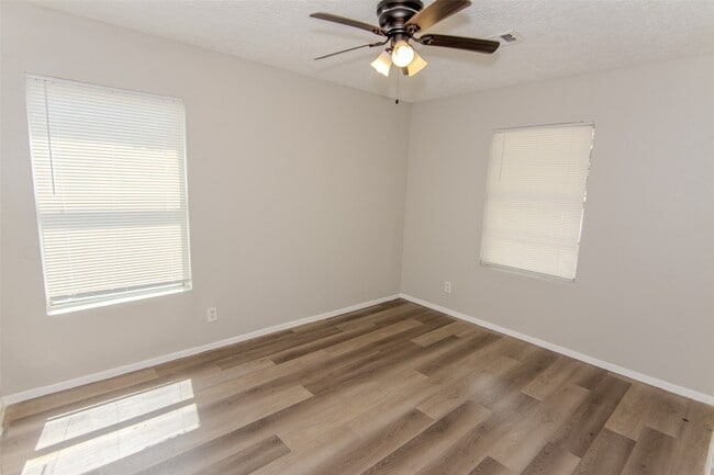 Primary Photo - 1307 Pecan Dr