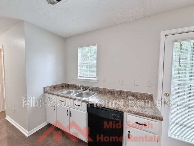 Building Photo - 3942 Chelsea Hill Dr