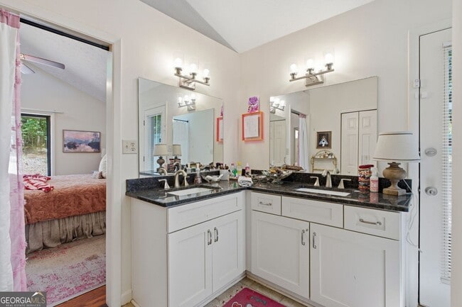 Building Photo - 505 Summerhill Pl